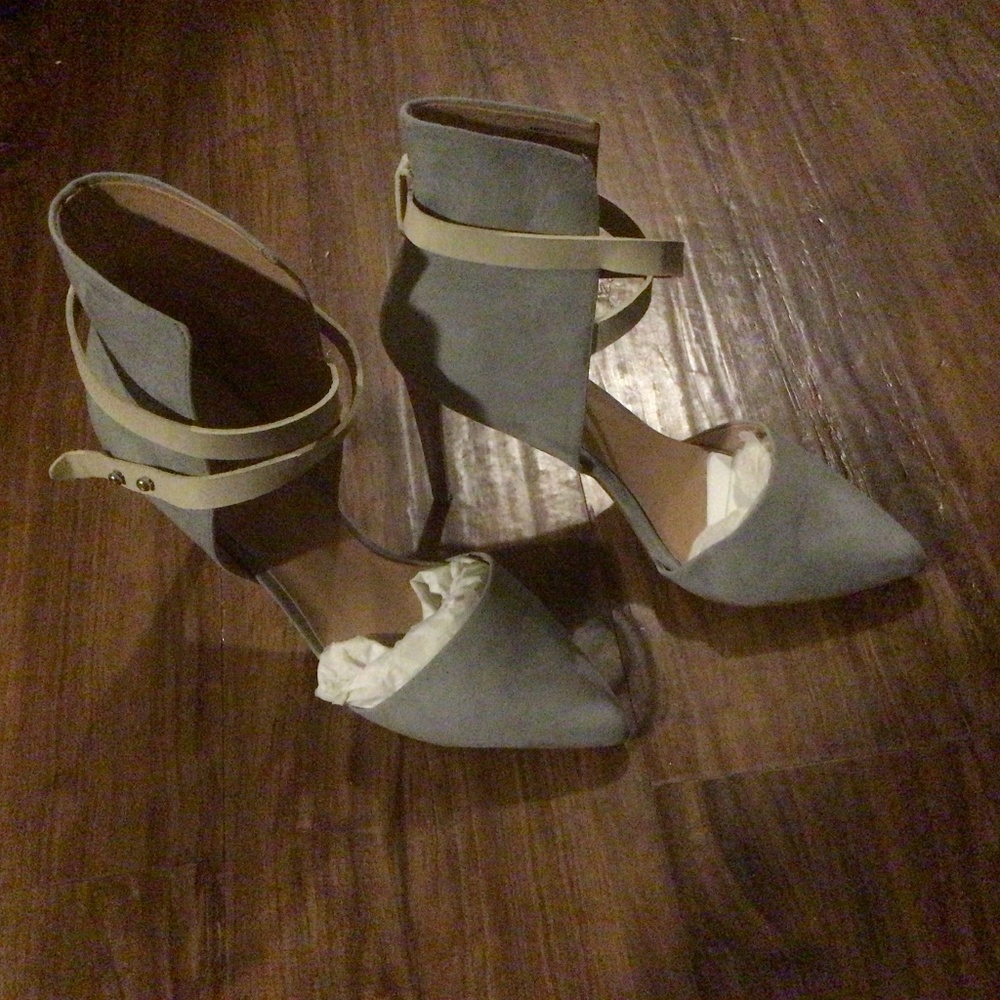 Grey fashionista